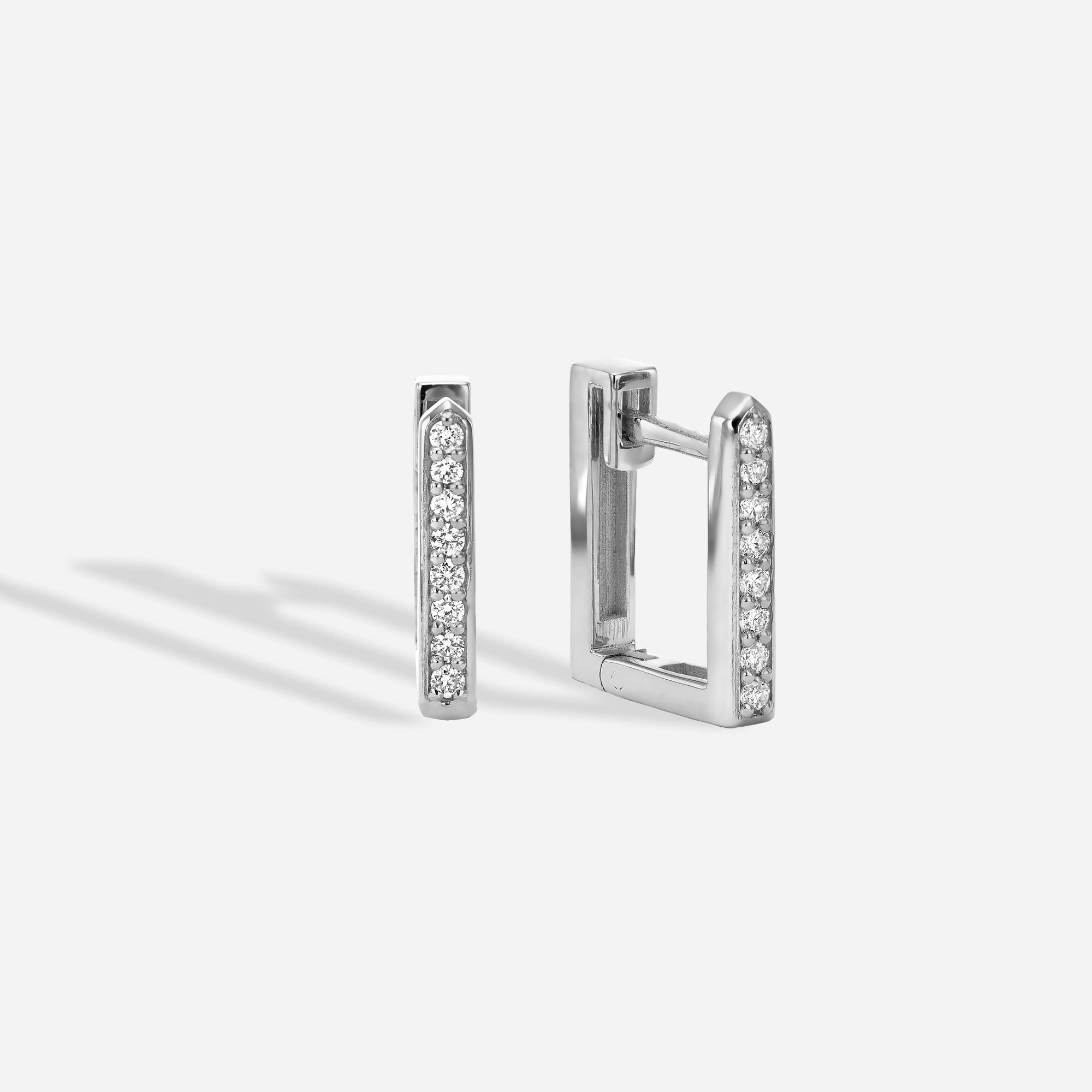 Square Pave Huggies | עגילי חישוק