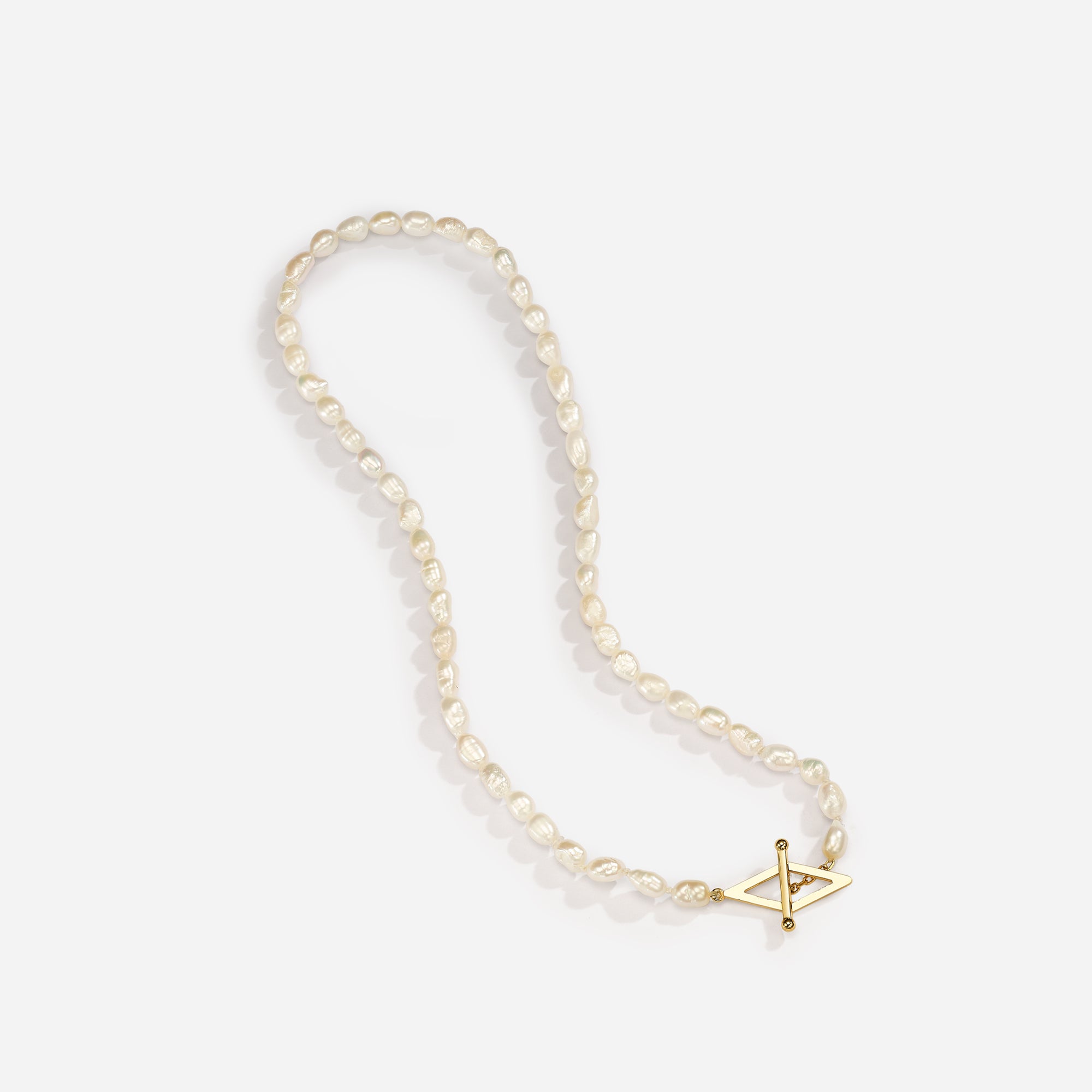 La Pearl | שורת פנינים אמורפיות