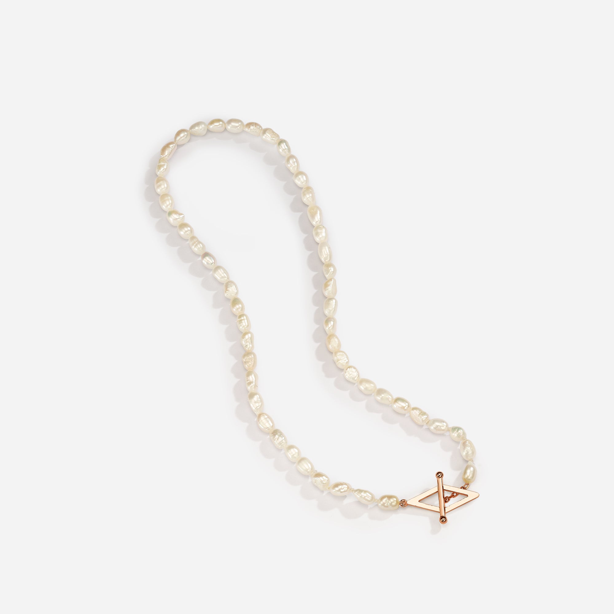 La Pearl | שורת פנינים אמורפיות