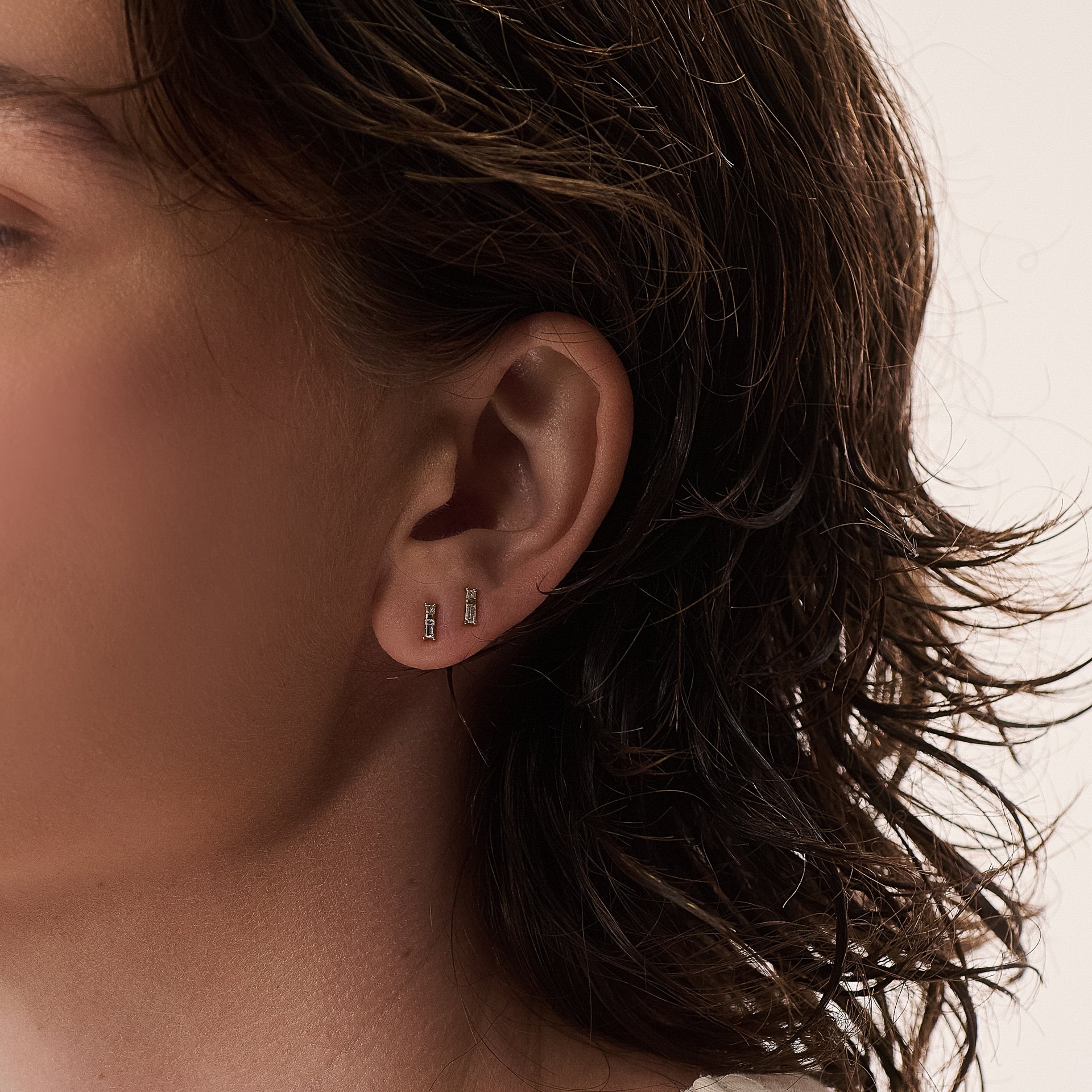 Gem Bar | עגילים צמודים