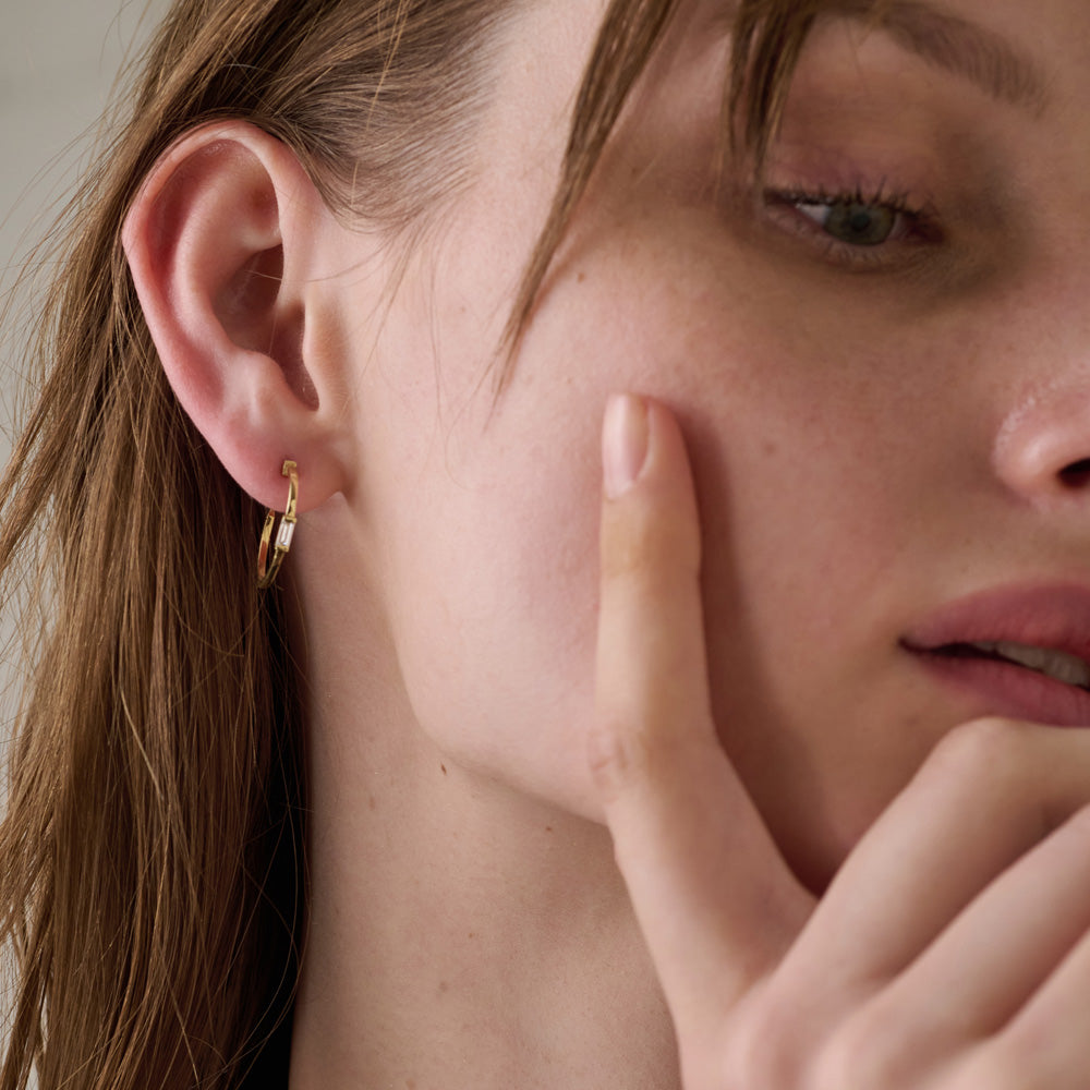 Fantasy | עגילי חישוק יהלומי באגט