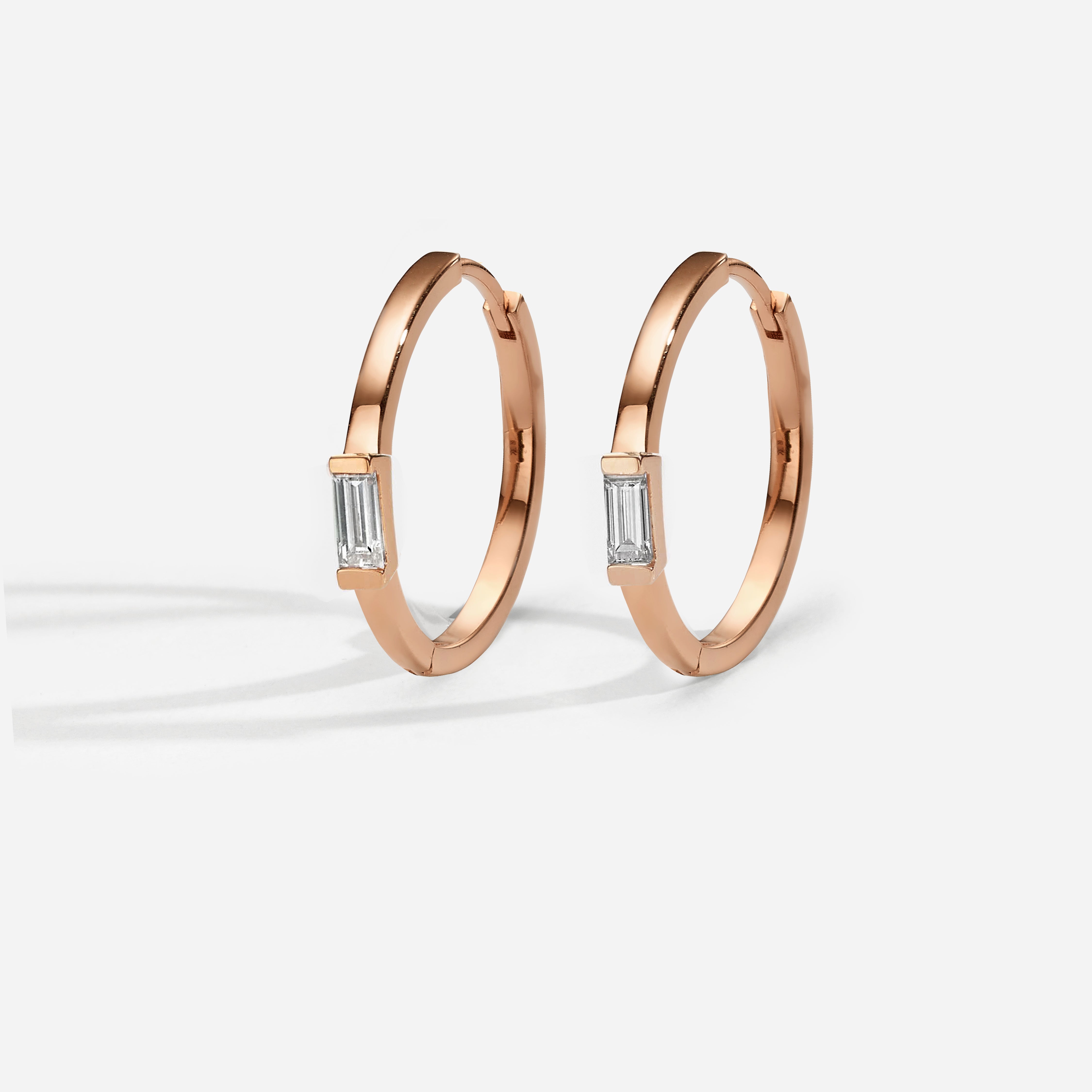 Fantasy | עגילי חישוק יהלומי באגט