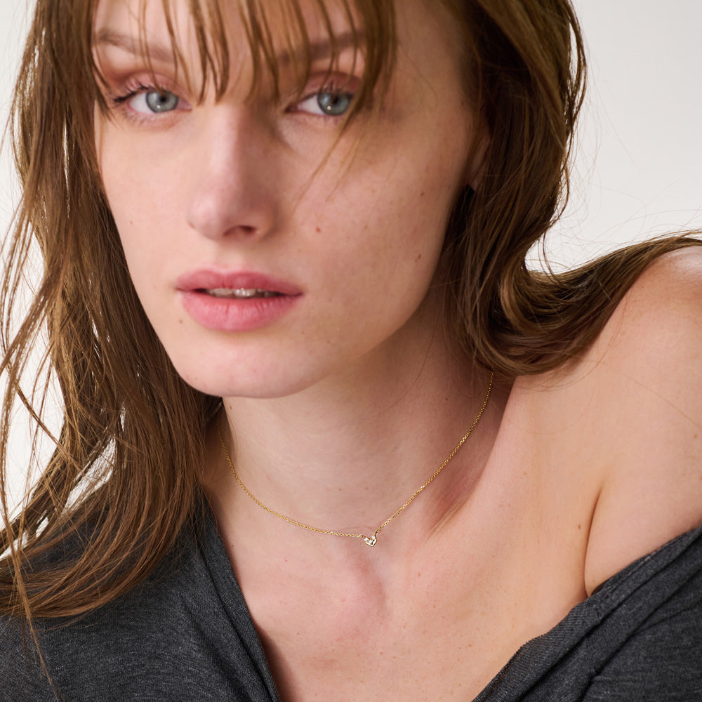 Val | שרשרת וי יהלומים