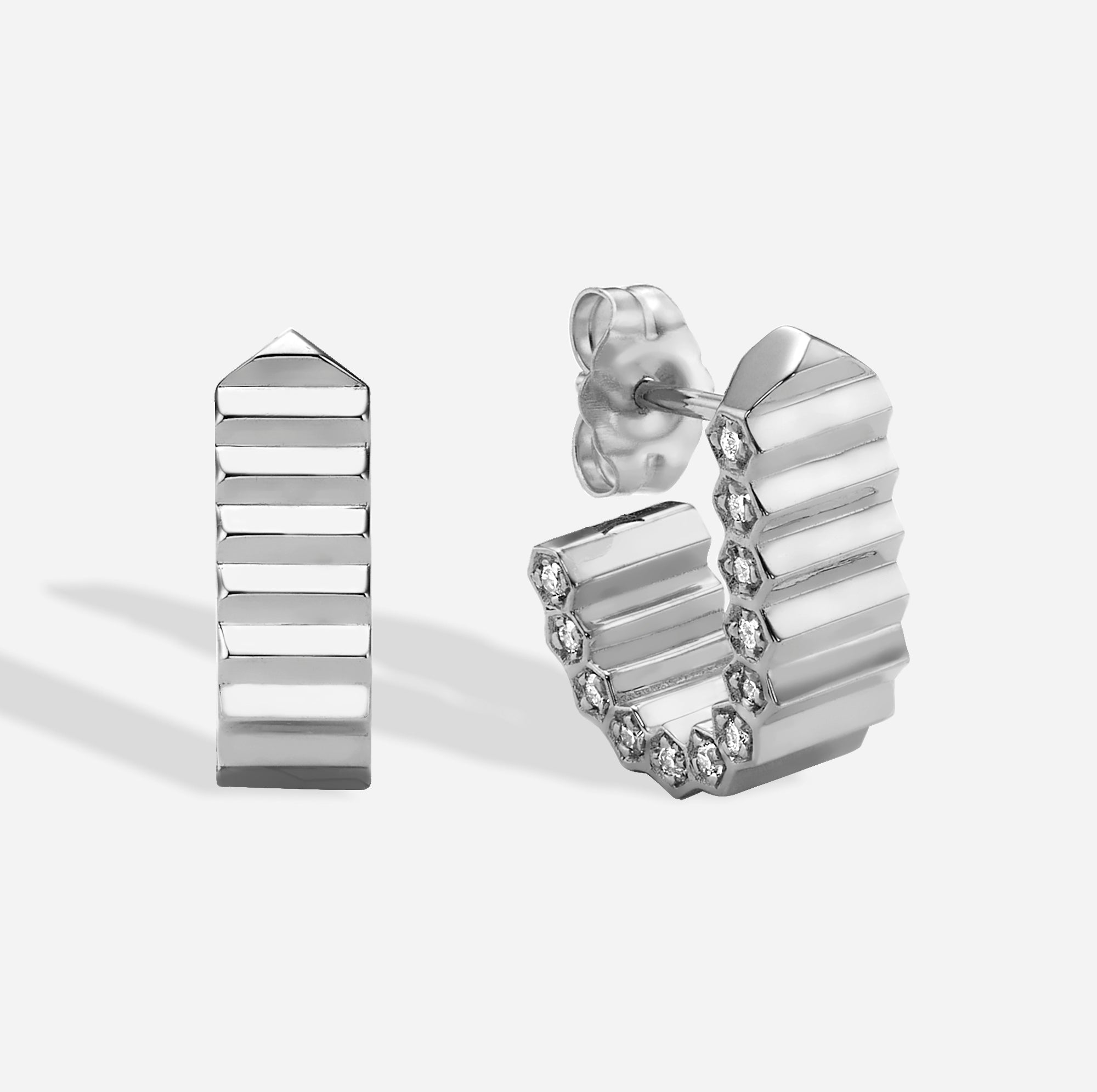 Pipe Pave Huggies | עגילי חישוק