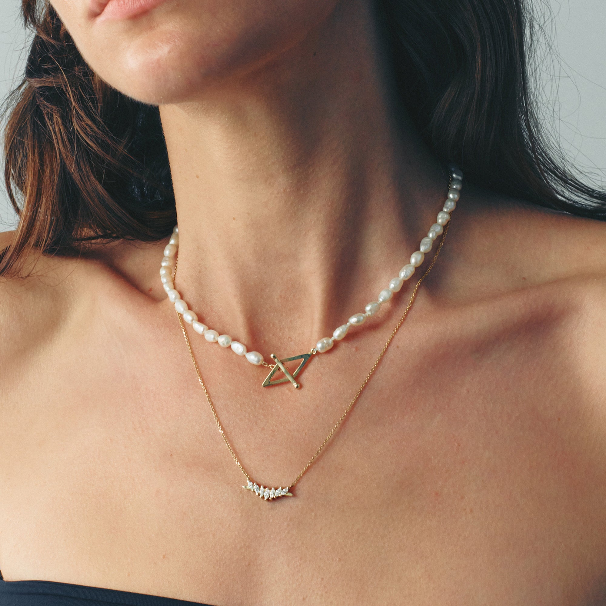 La Pearl | שורת פנינים אמורפיות