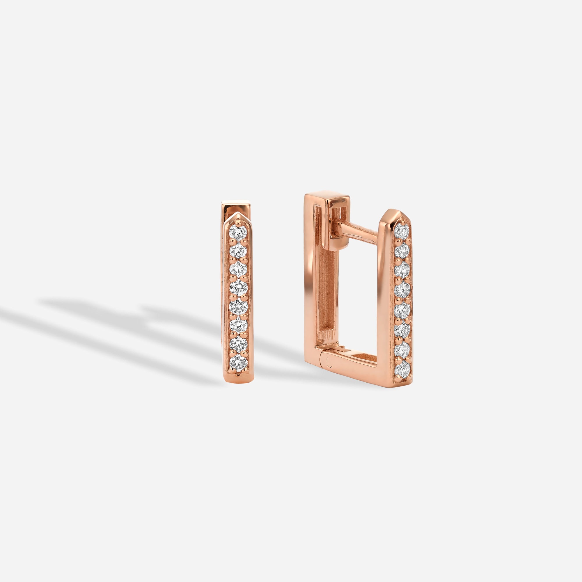 Square Pave Huggies | עגילי חישוק