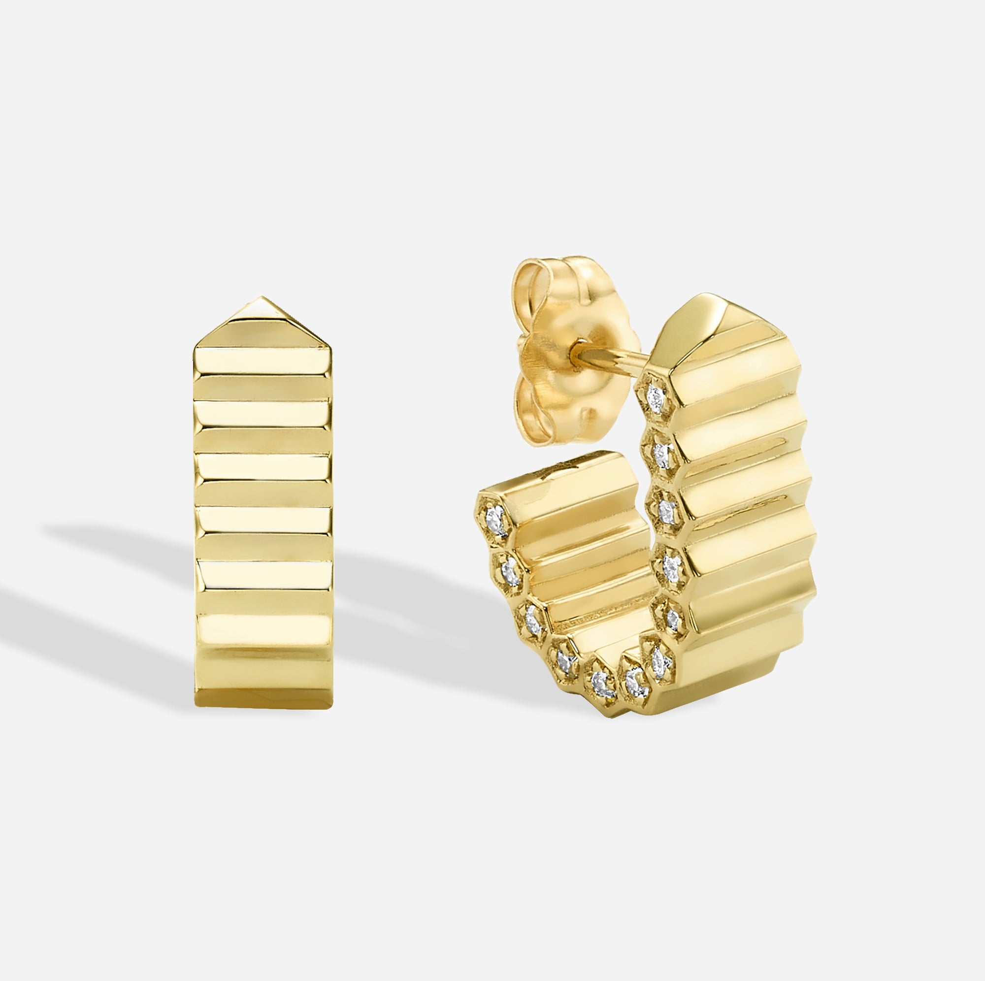 Pipe Pave Huggies | עגילי חישוק
